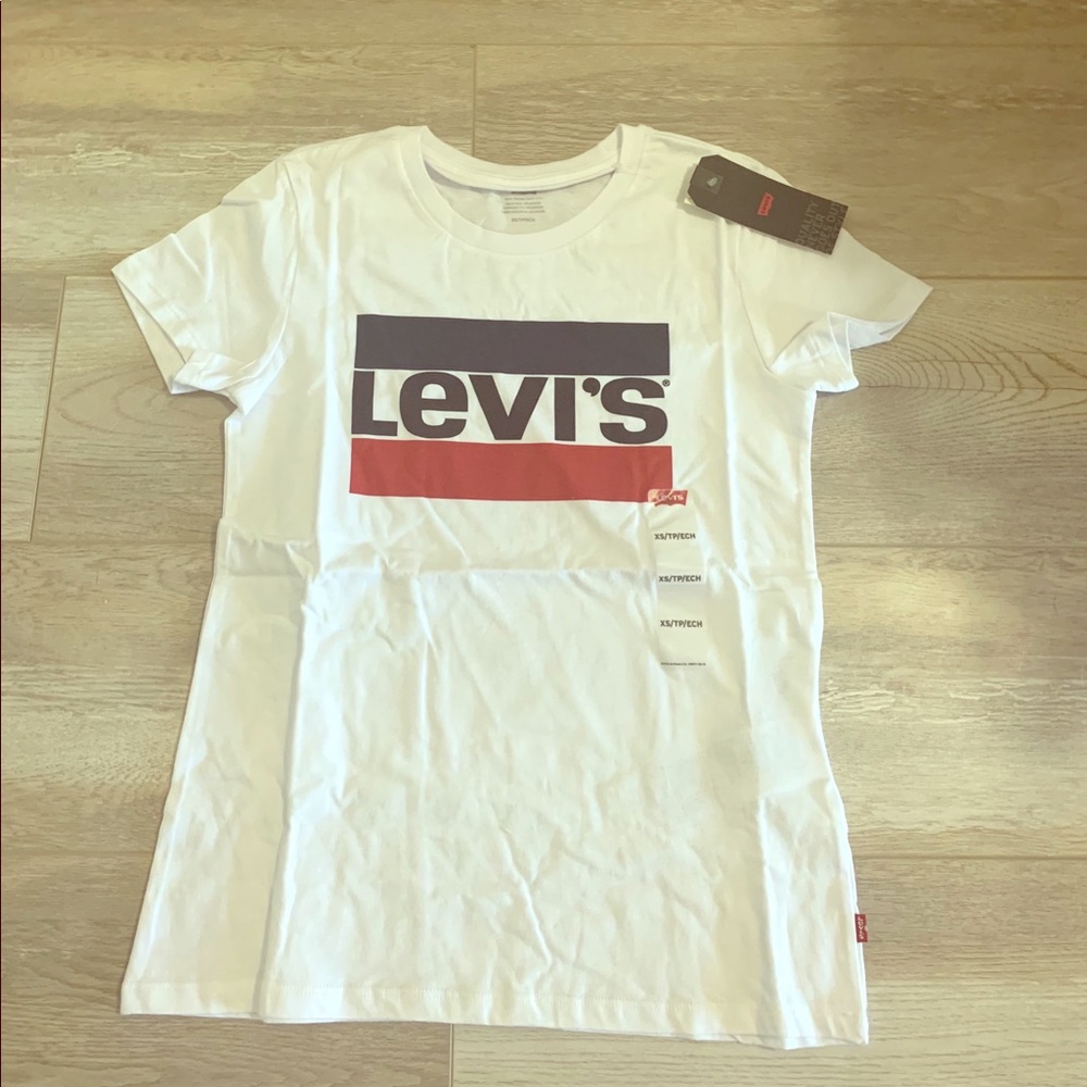 Levi’s T-Shirt NWT XS